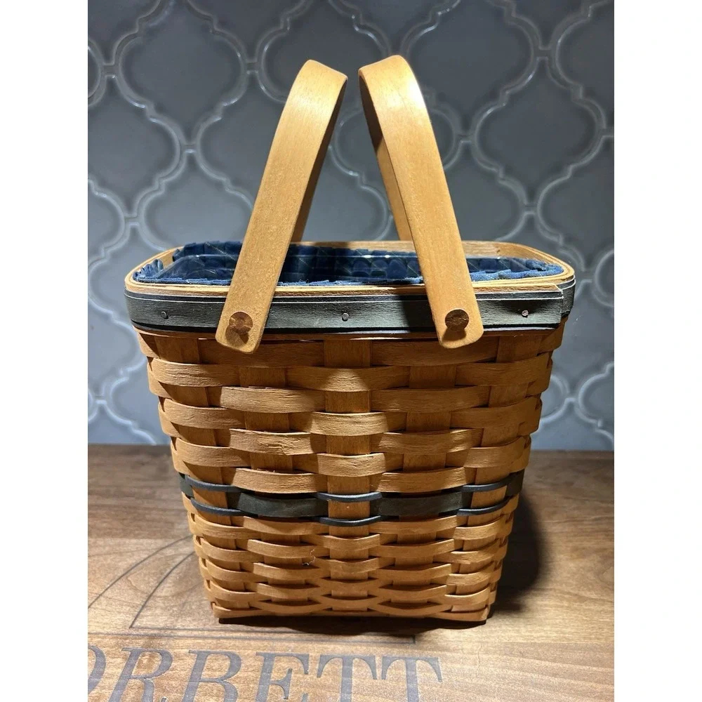 Longaberger Basket Collectors Club With Plaid‎ Liner And Plastic Protector